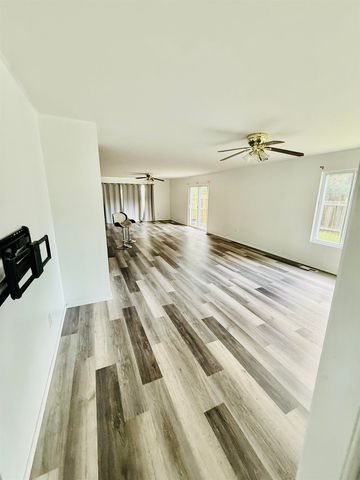 244 S Lochinvar St, Wichita, KS 67207