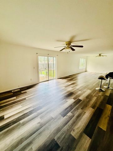 244 S Lochinvar St, Wichita, KS 67207