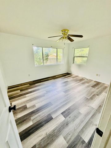 244 S Lochinvar St, Wichita, KS 67207