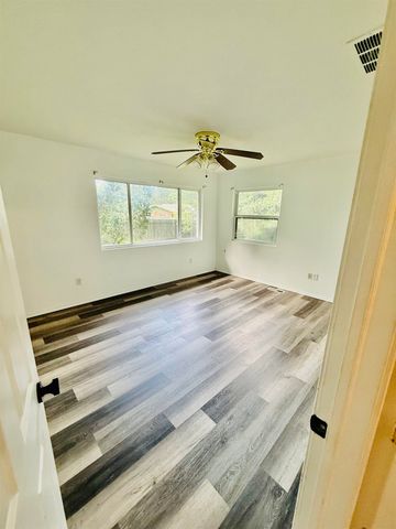 244 S Lochinvar St, Wichita, KS 67207