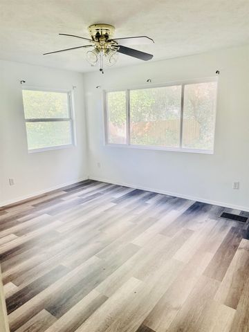 244 S Lochinvar St, Wichita, KS 67207