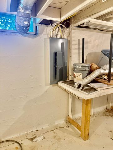 244 S Lochinvar St, Wichita, KS 67207