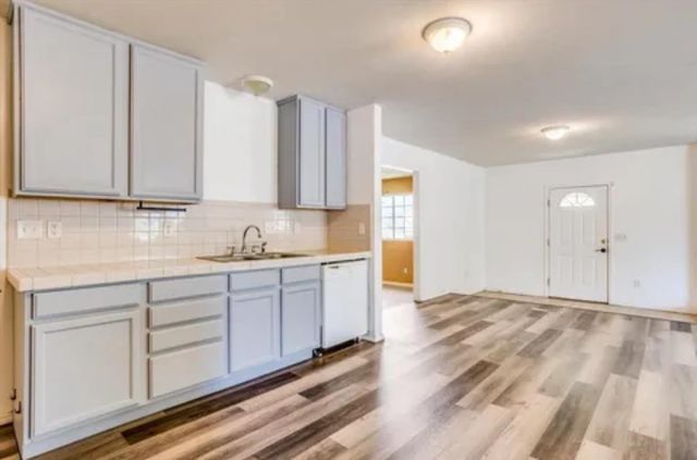 244 S Lochinvar St, Wichita, KS 67207