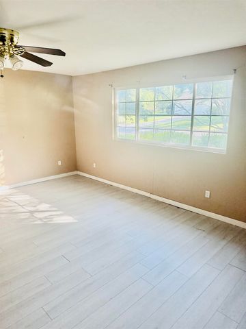 244 S Lochinvar St, Wichita, KS 67207