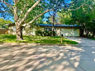 244 S Lochinvar St, Wichita, KS 67207