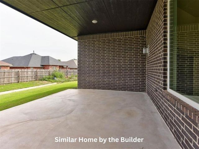 1952 W Flintlock Way, Mustang, OK 73064