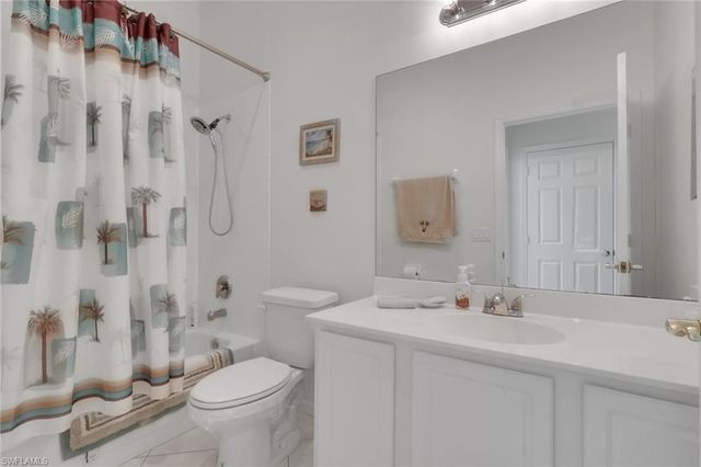 1224 Chelmsford CT, Naples, FL 34104