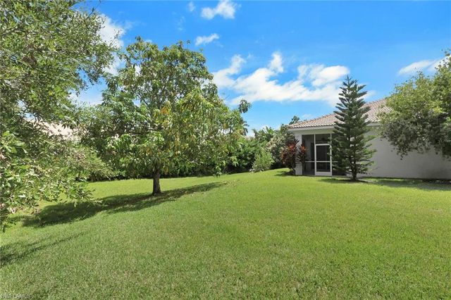 1224 Chelmsford CT, Naples, FL 34104