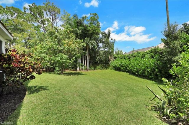 1224 Chelmsford CT, Naples, FL 34104