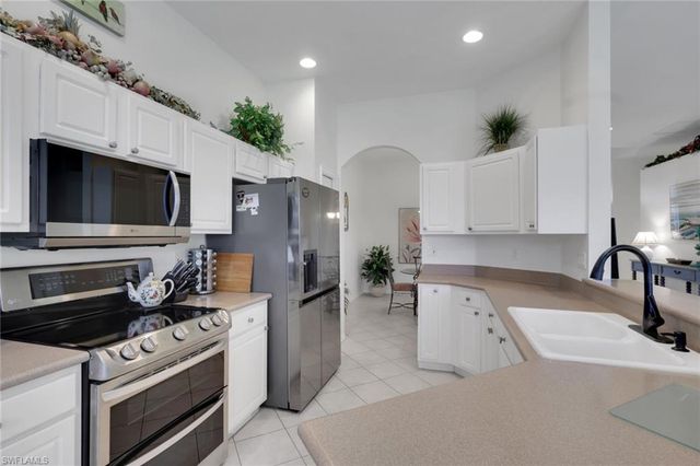 1224 Chelmsford CT, Naples, FL 34104