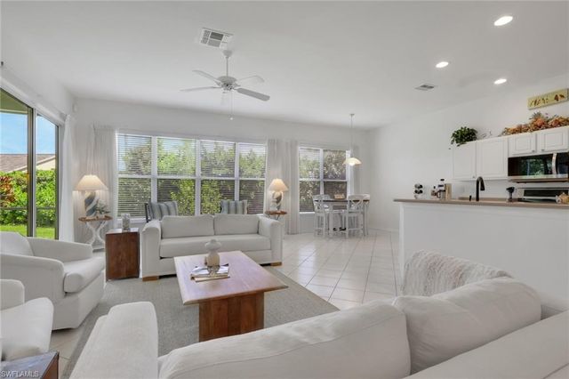 1224 Chelmsford CT, Naples, FL 34104