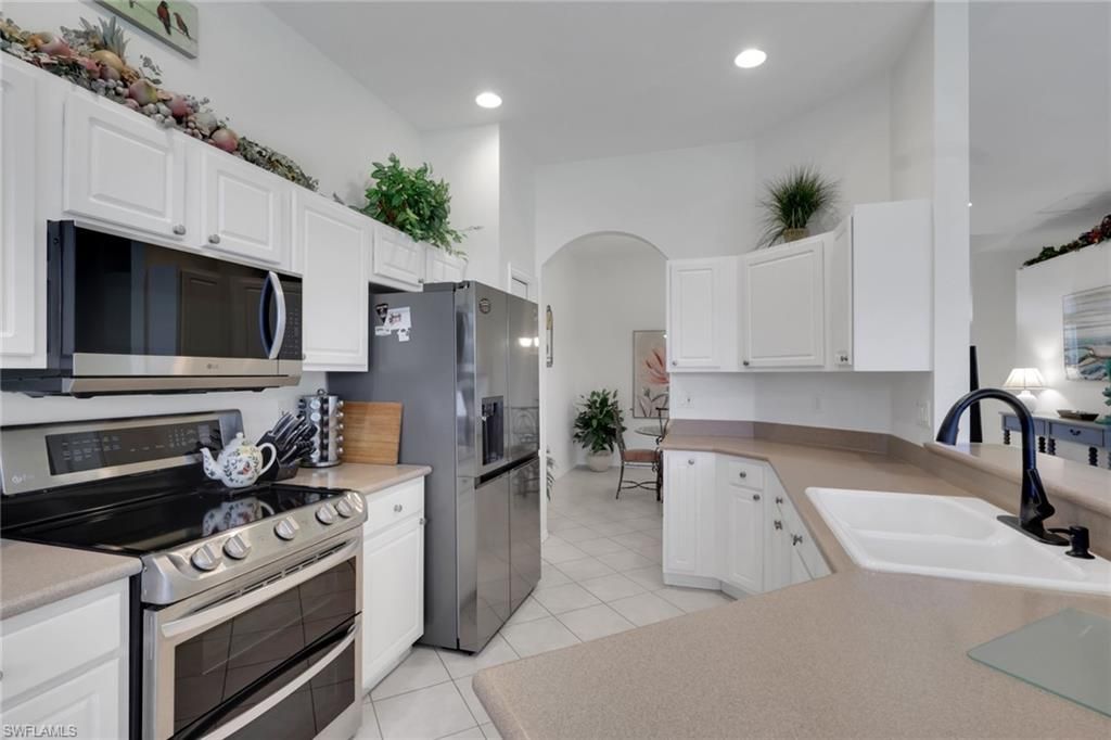 1224 Chelmsford CT, NAPLES, FL 34104 — photo 4