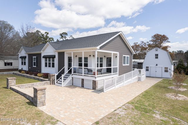 125 Lejeune Road, Cape Carteret, NC 28584