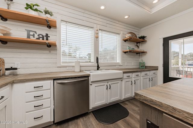 125 Lejeune Road, Cape Carteret, NC 28584