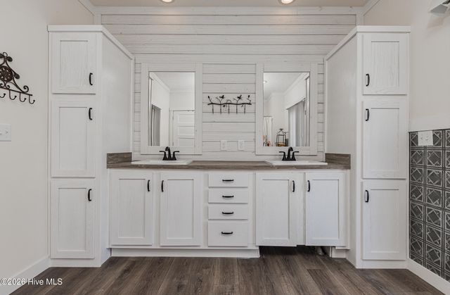 125 Lejeune Road, Cape Carteret, NC 28584