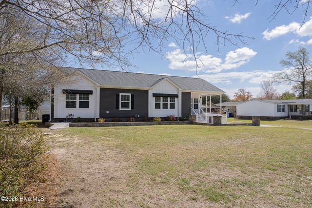 125 Lejeune Road, Cape Carteret, NC 28584