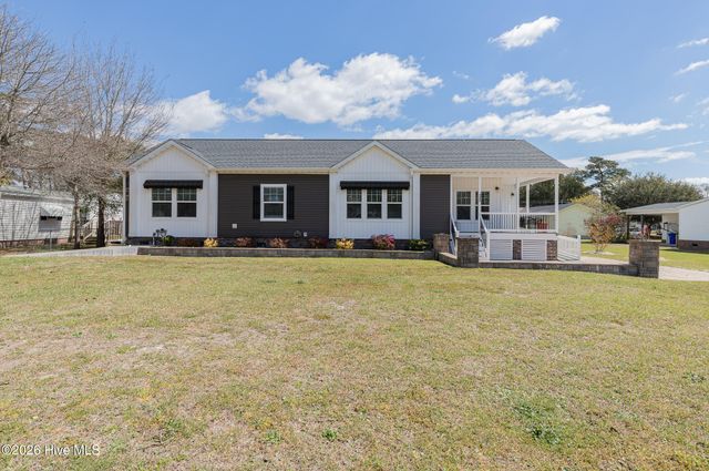 125 Lejeune Road, Cape Carteret, NC 28584