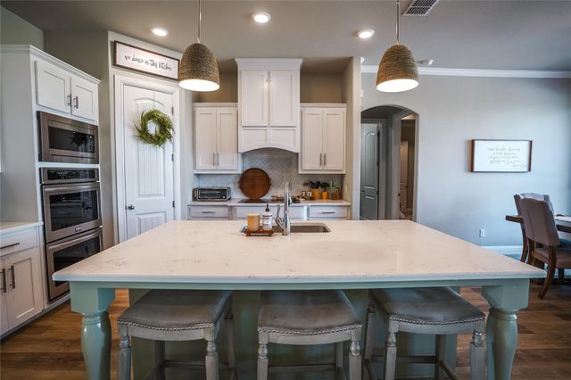 1945 County Road 1111, Decatur, TX 76234