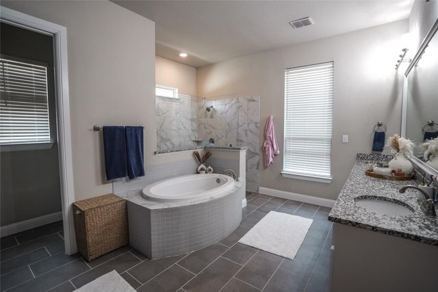 1945 County Road 1111, Decatur, TX 76234