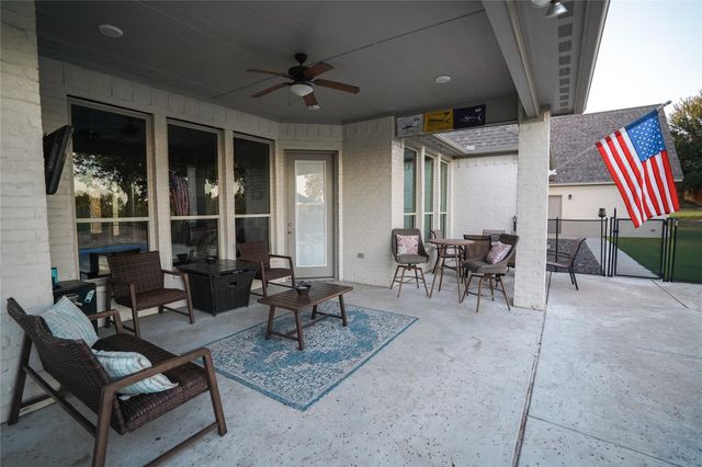 1945 County Road 1111, Decatur, TX 76234