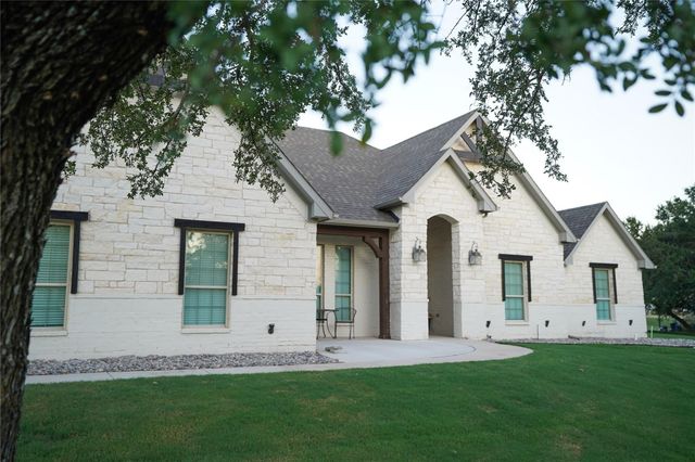 1945 County Road 1111, Decatur, TX 76234