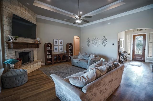 1945 County Road 1111, Decatur, TX 76234