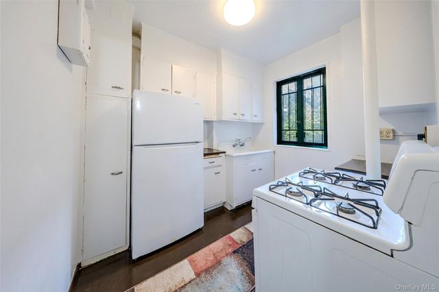 1605 Metropolitan Avenue 4H, Bronx, NY 10462
