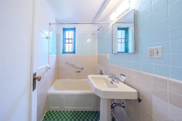 1605 Metropolitan Avenue 4H, Bronx, NY 10462