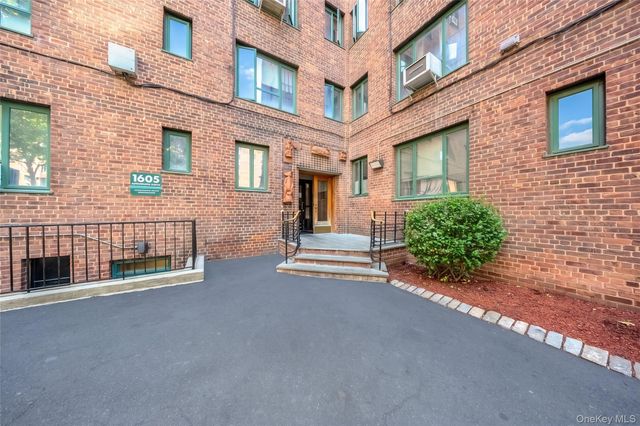 1605 Metropolitan Avenue 4H, Bronx, NY 10462