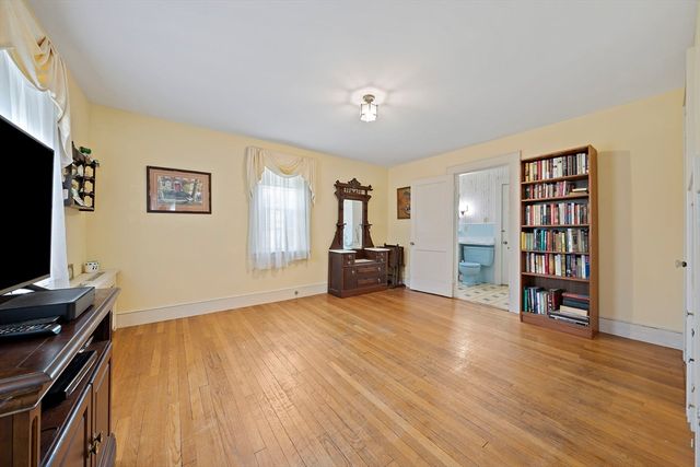 627 S Franklin St, Holbrook, MA 02343