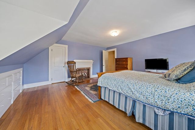 627 S Franklin St, Holbrook, MA 02343