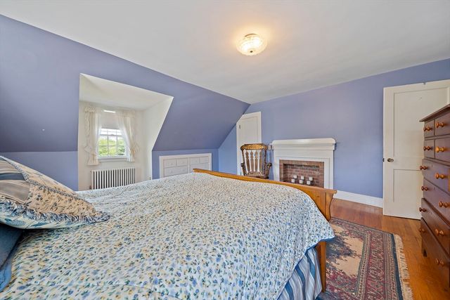 627 S Franklin St, Holbrook, MA 02343