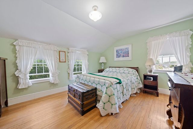 627 S Franklin St, Holbrook, MA 02343