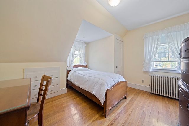 627 S Franklin St, Holbrook, MA 02343