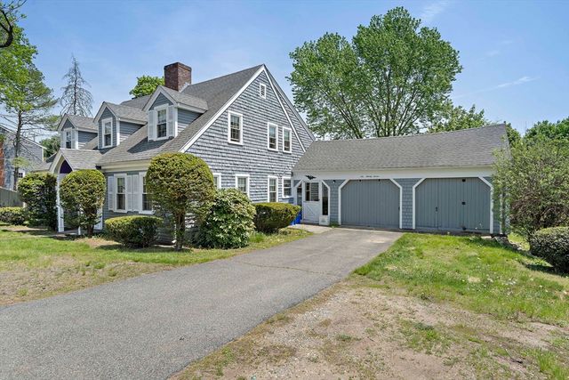 627 S Franklin St, Holbrook, MA 02343