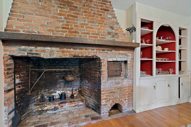 627 S Franklin St, Holbrook, MA 02343