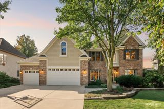 611 Pine Street, Sugar Grove, IL 60554