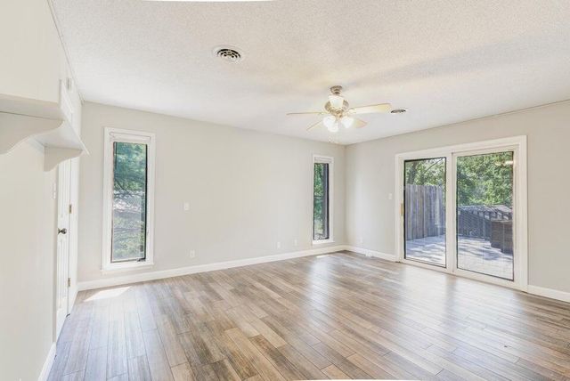 2400 RIDGEFIELD RD, Columbia, MO 65203