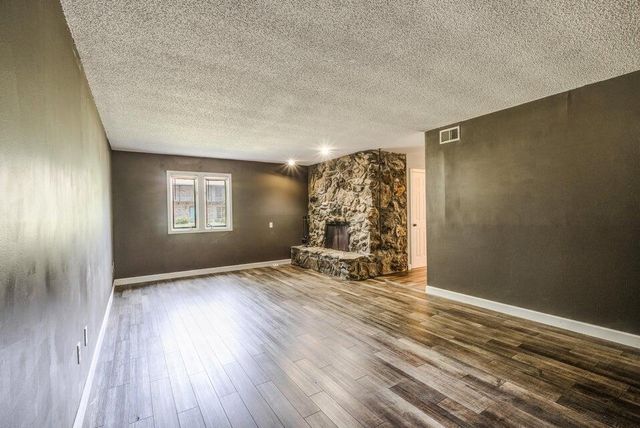 2400 RIDGEFIELD RD, Columbia, MO 65203