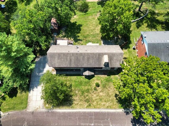 2400 RIDGEFIELD RD, Columbia, MO 65203