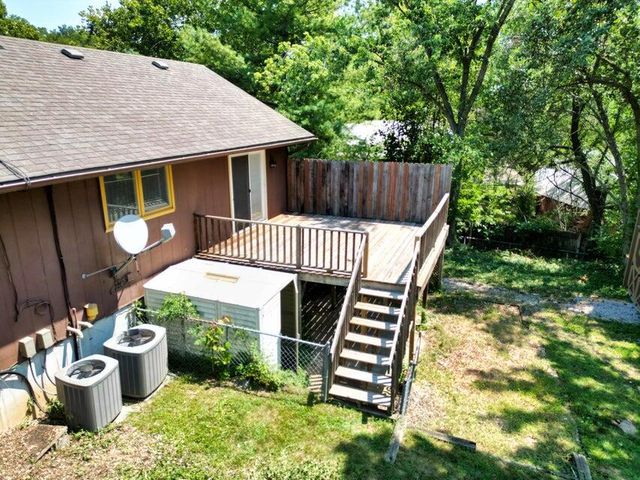 2400 RIDGEFIELD RD, Columbia, MO 65203