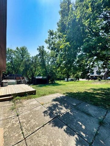 2400 RIDGEFIELD RD, Columbia, MO 65203