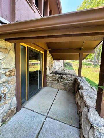2400 RIDGEFIELD RD, Columbia, MO 65203