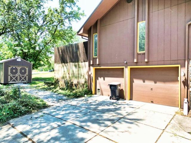 2400 RIDGEFIELD RD, Columbia, MO 65203