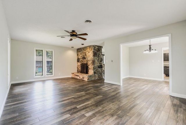 2400 RIDGEFIELD RD, Columbia, MO 65203