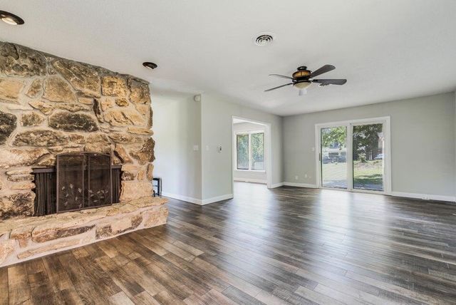 2400 RIDGEFIELD RD, Columbia, MO 65203