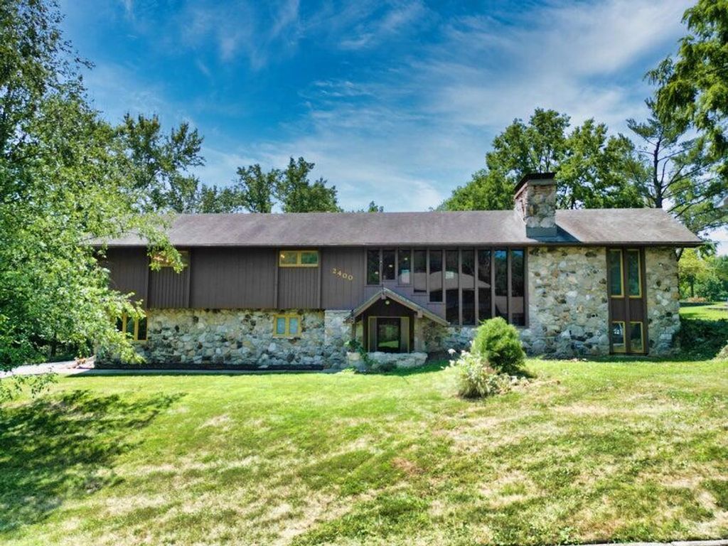 2400 RIDGEFIELD RD, Columbia, MO 65203