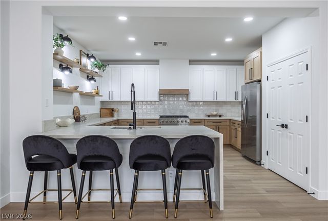 10982 Village Ridge Lane, Las Vegas, NV 89135