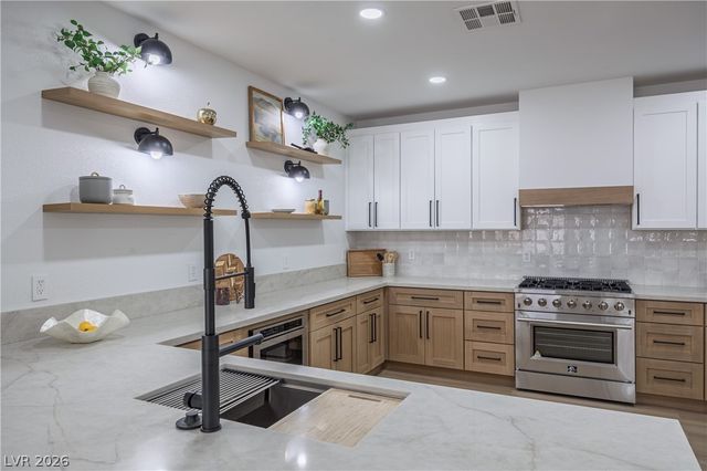 10982 Village Ridge Lane, Las Vegas, NV 89135