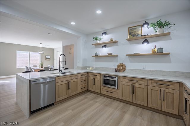 10982 Village Ridge Lane, Las Vegas, NV 89135